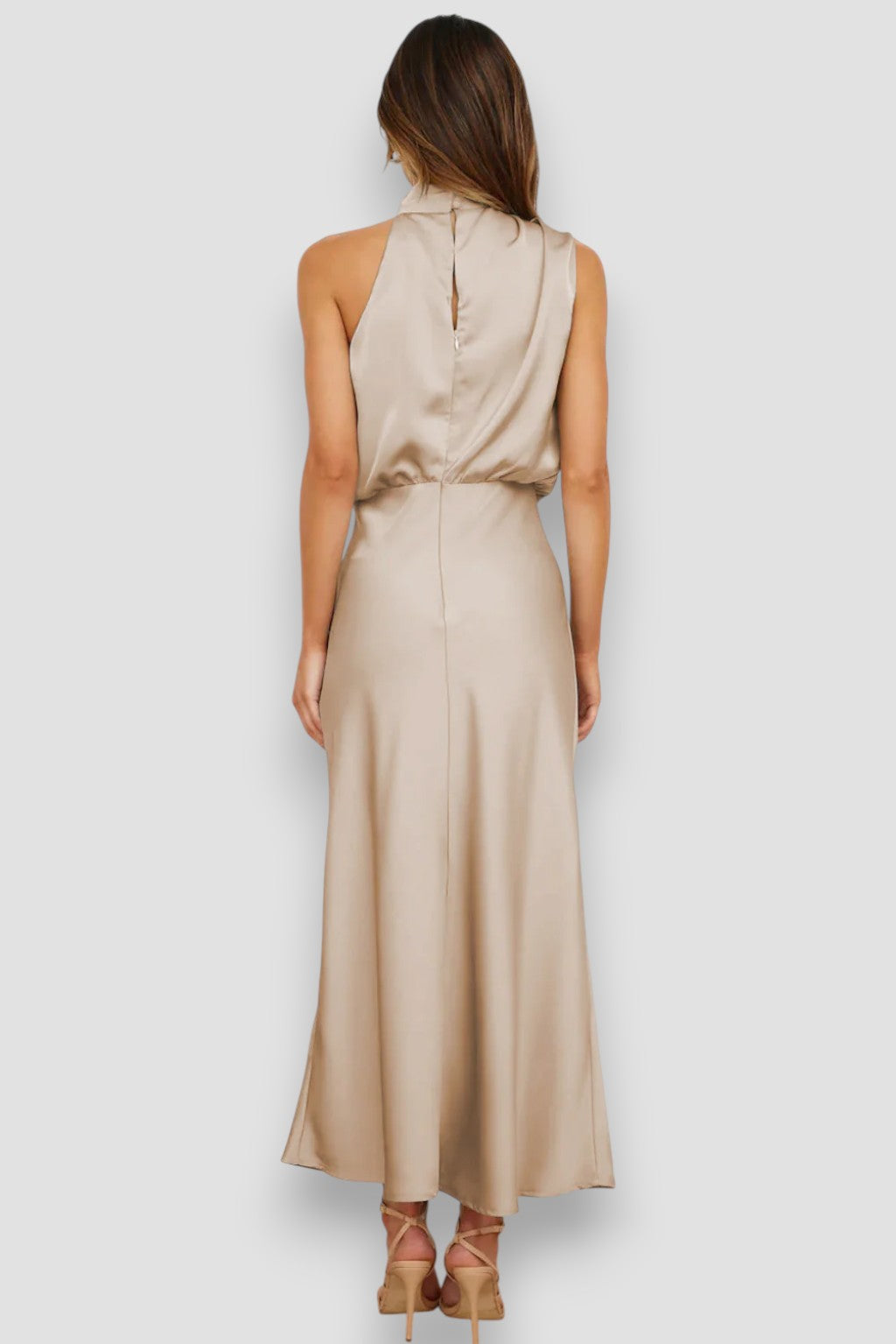 Amara | Elegancka satynowa sukienka z dekoltem halter