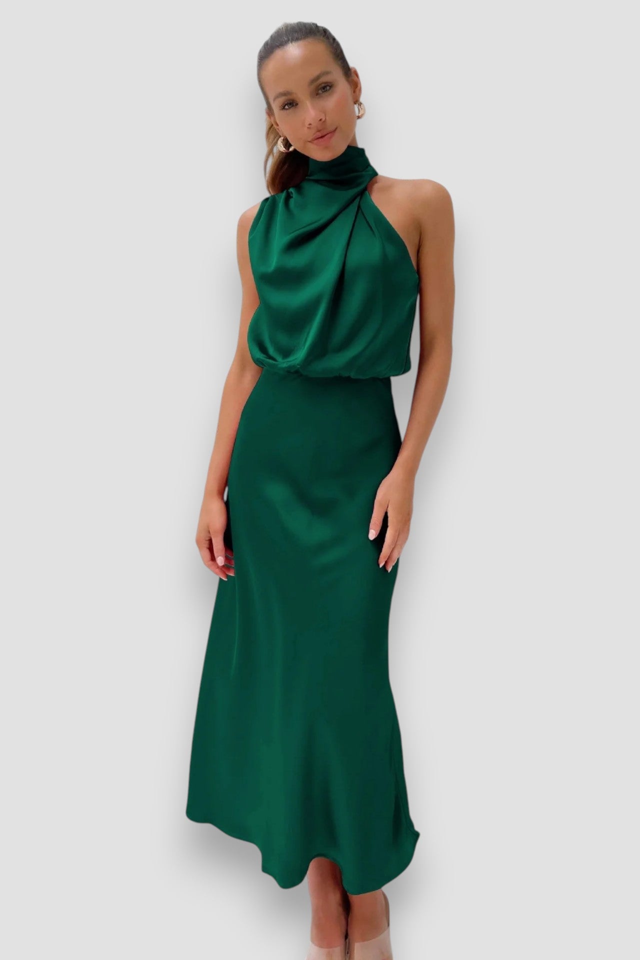Amara | Elegancka satynowa sukienka z dekoltem halter