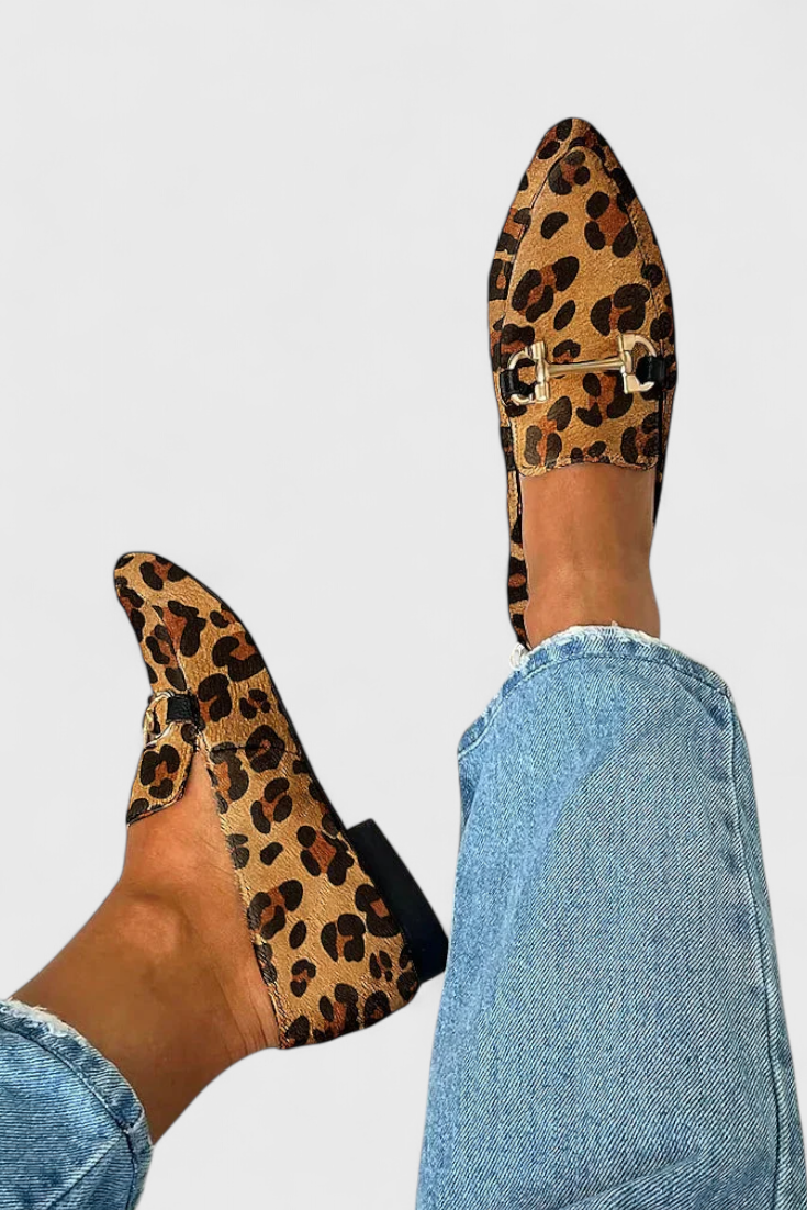 Lluvia Elegant Loafers with Engraved Pattern and Slim Heel