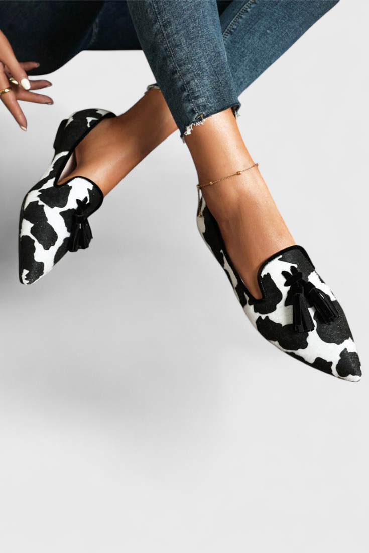 Fermina Elegant Loafers with Pointed Toe and Two-Tone Design
