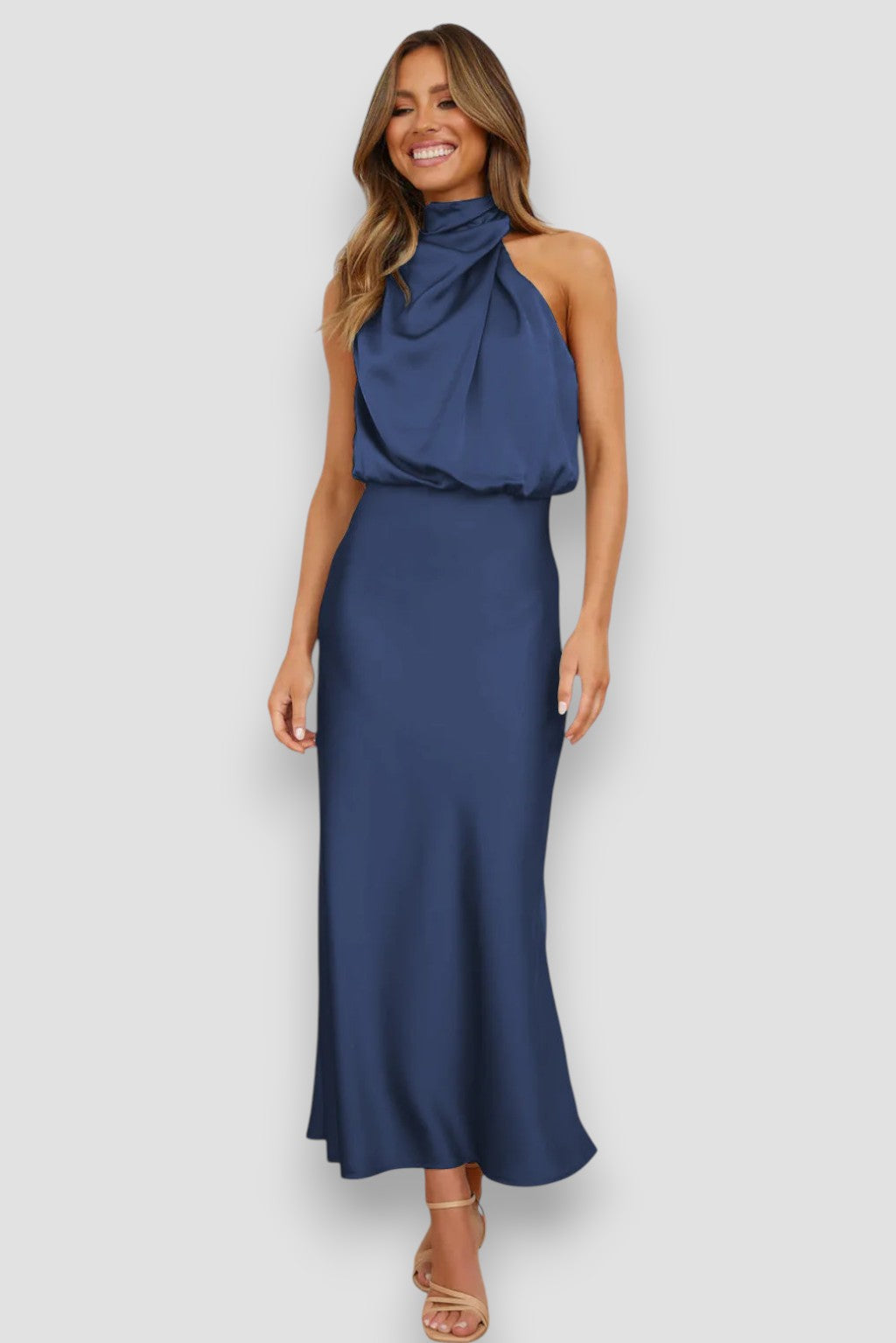 Amara | Elegancka satynowa sukienka z dekoltem halter