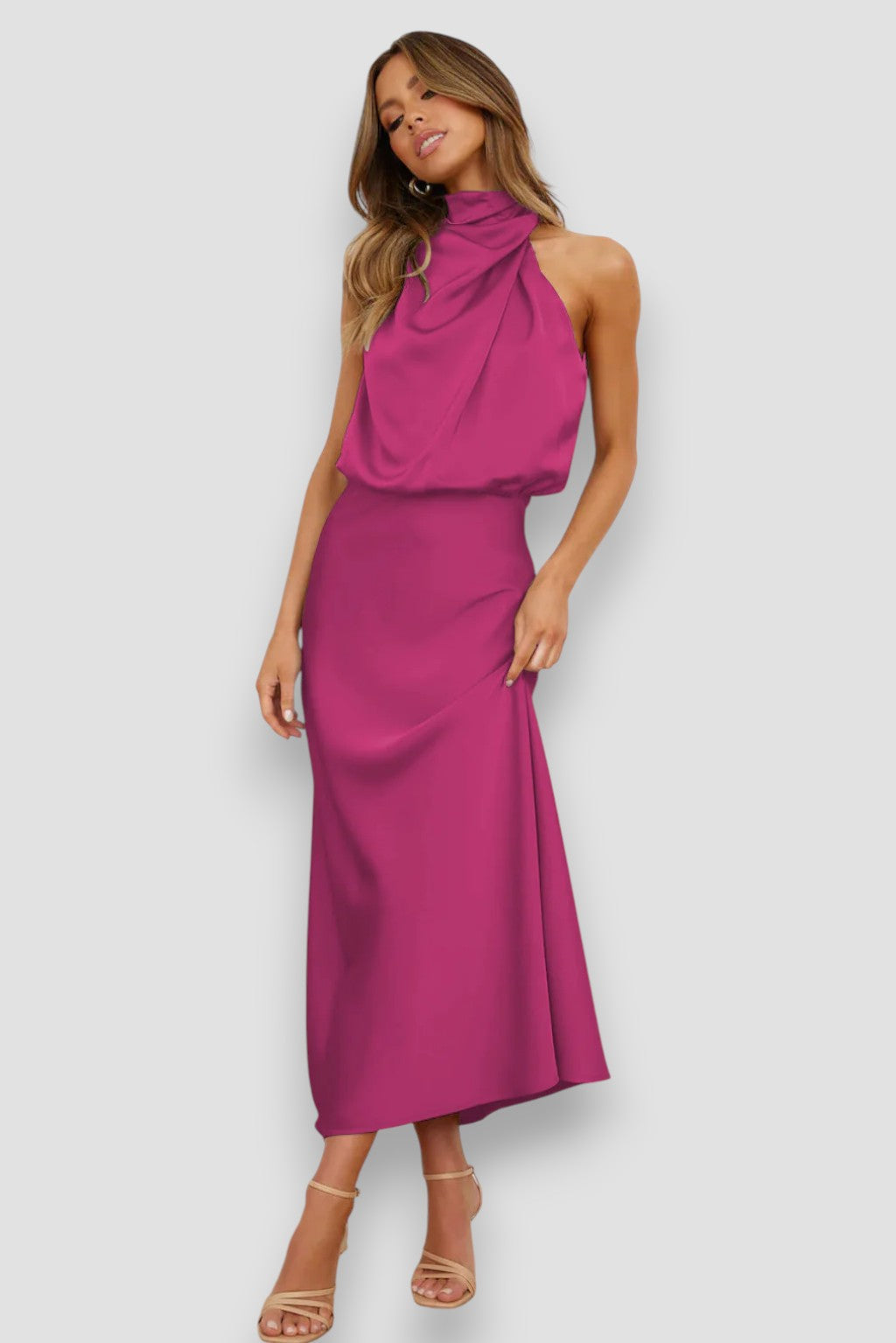 Amara | Elegancka satynowa sukienka z dekoltem halter