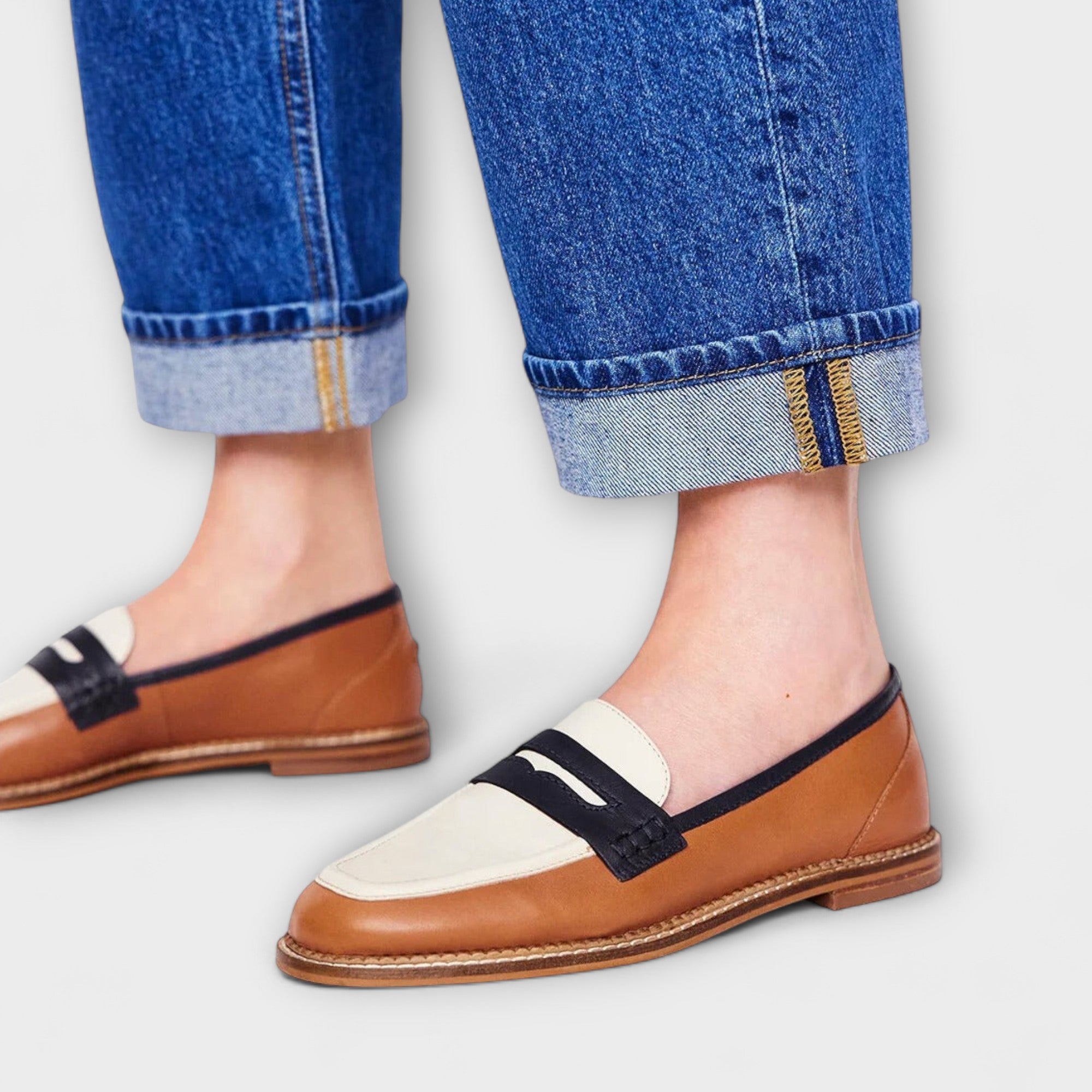 Hanna™ | Brown Loafer with Round Toe and Colour Block Design